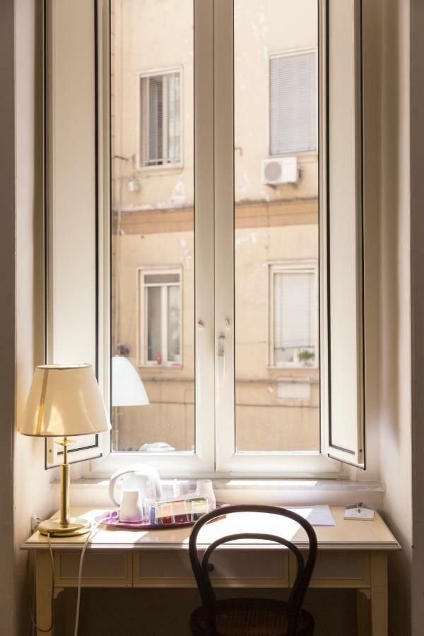 Bianchi Mediterranei B&B เนเปิลส์ ภายนอก รูปภาพ