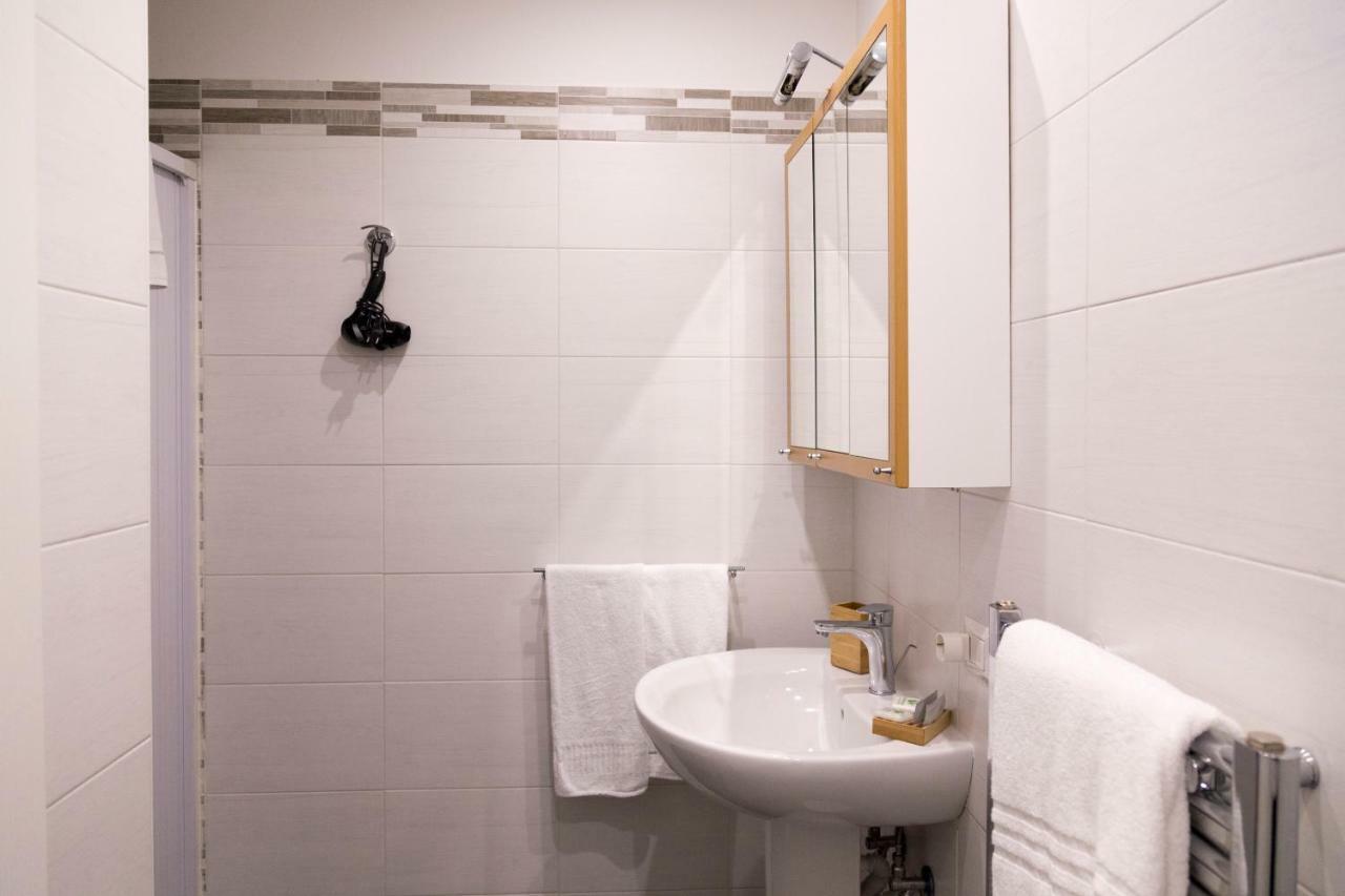 Bianchi Mediterranei B&B เนเปิลส์ ภายนอก รูปภาพ